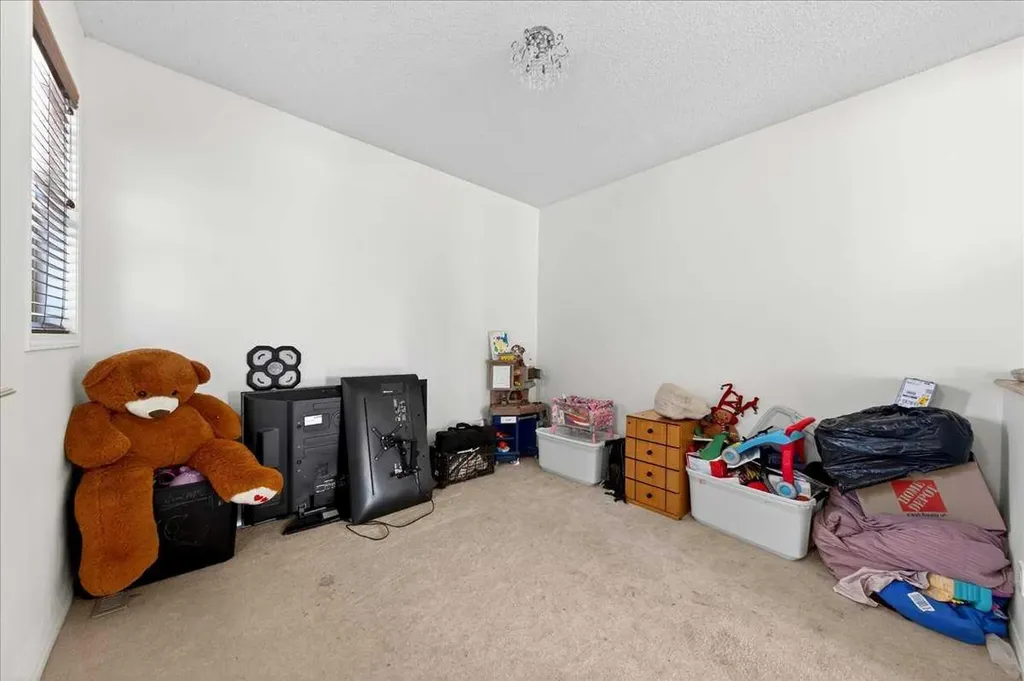 34 Saddlecrest Crescent NE Calgary AB t3j0c6