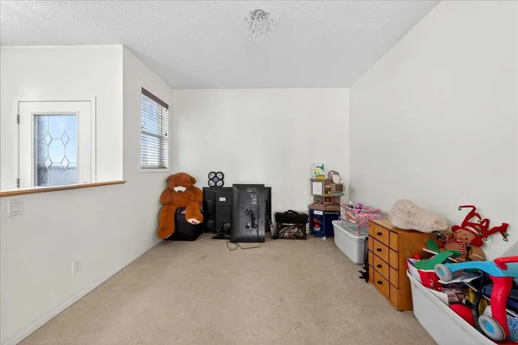 34 Saddlecrest Crescent NE Calgary AB t3j0c6