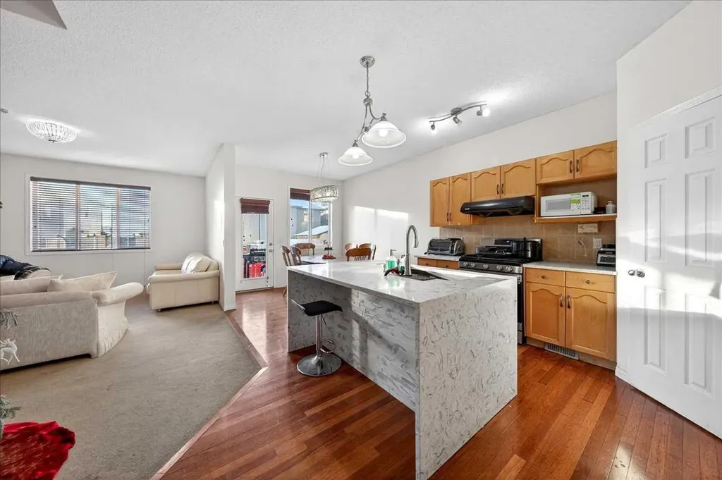 34 Saddlecrest Crescent NE Calgary AB t3j0c6