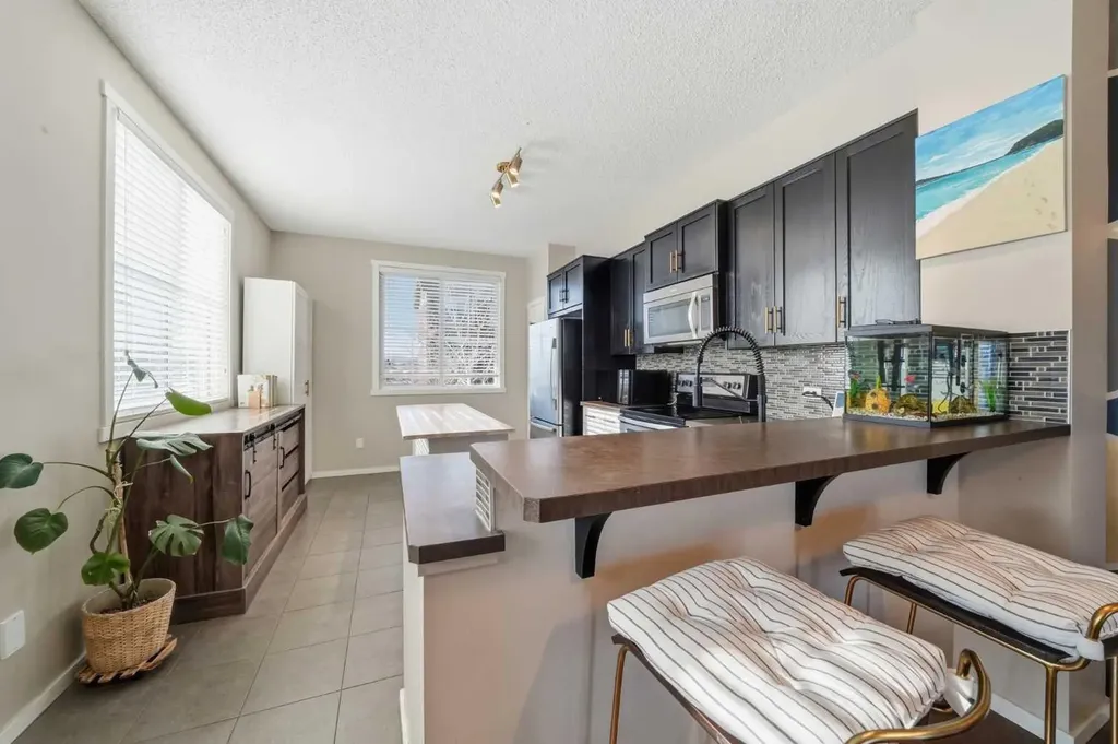 176 Evansview Gardens NW Calgary AB T3P 0L2