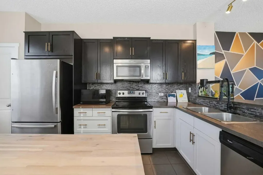 176 Evansview Gardens NW Calgary AB T3P 0L2