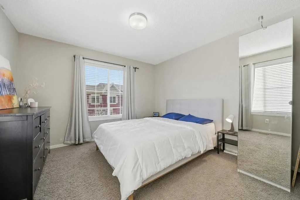 176 Evansview Gardens NW Calgary AB T3P 0L2