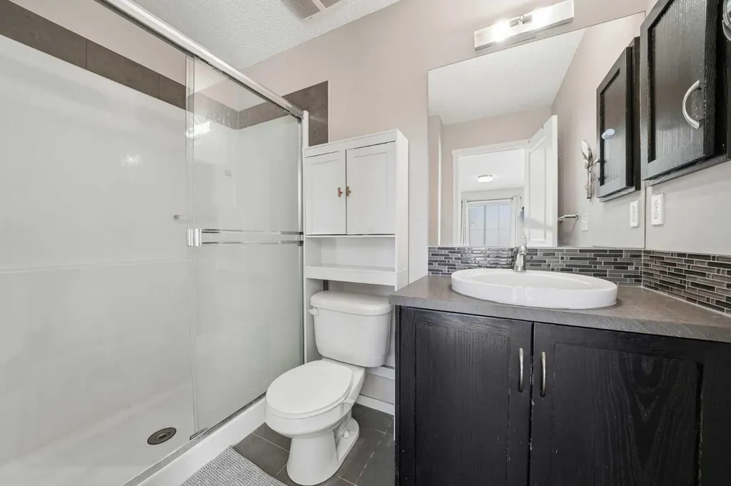 176 Evansview Gardens NW Calgary AB T3P 0L2