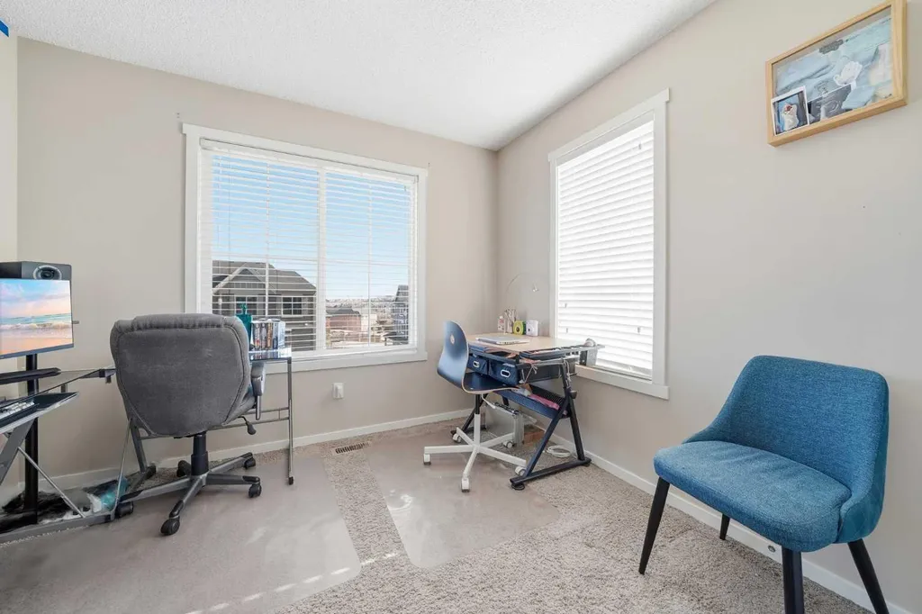 176 Evansview Gardens NW Calgary AB T3P 0L2