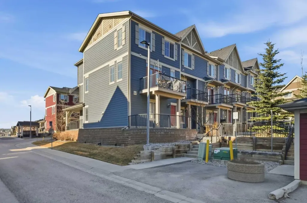 176 Evansview Gardens NW Calgary AB T3P 0L2