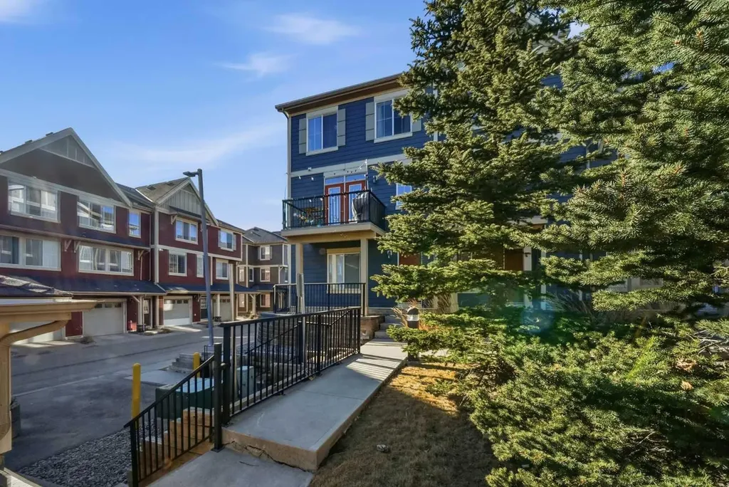 176 Evansview Gardens NW Calgary AB T3P 0L2