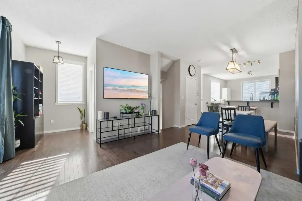 176 Evansview Gardens NW Calgary AB T3P 0L2