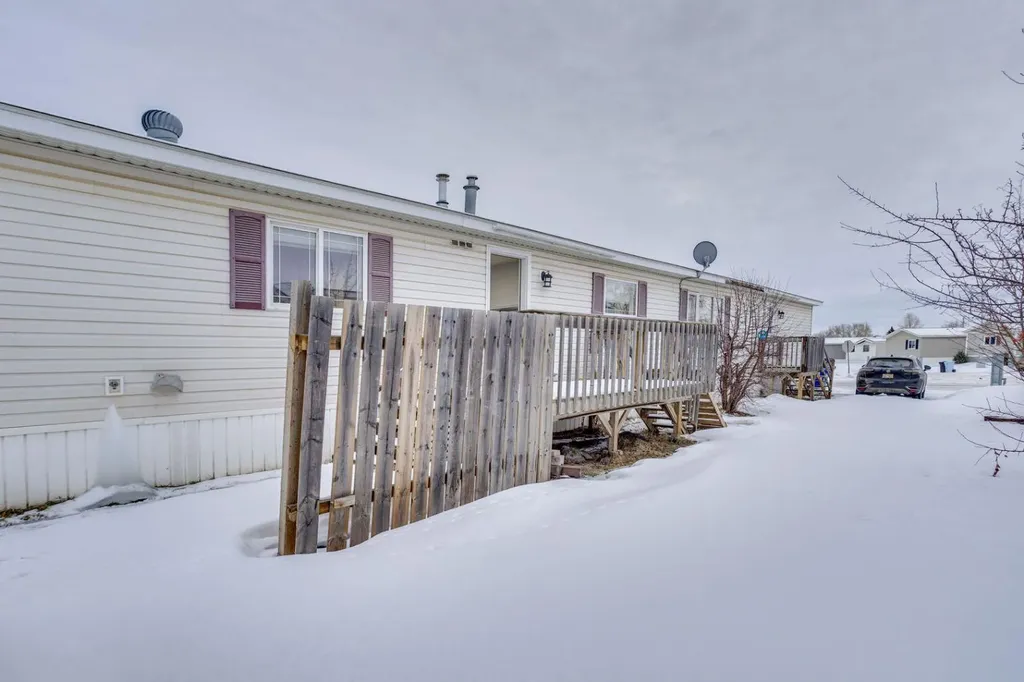 164 Grandview Crescent Fort Mcmurray AB T9H 4X8