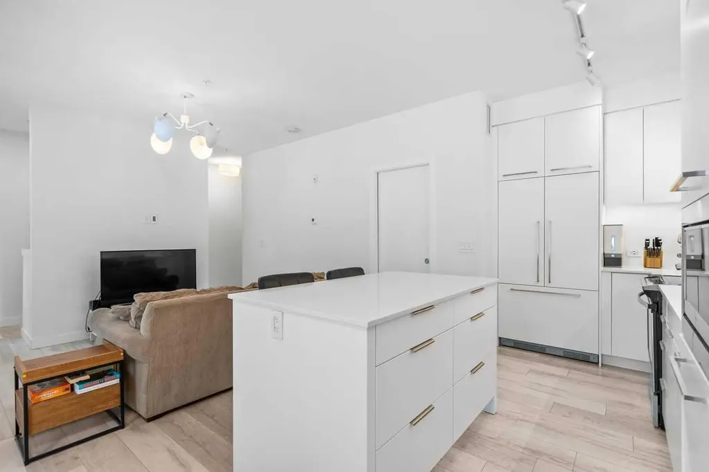 3125 39 Street NW Calgary AB T3B 6H5
