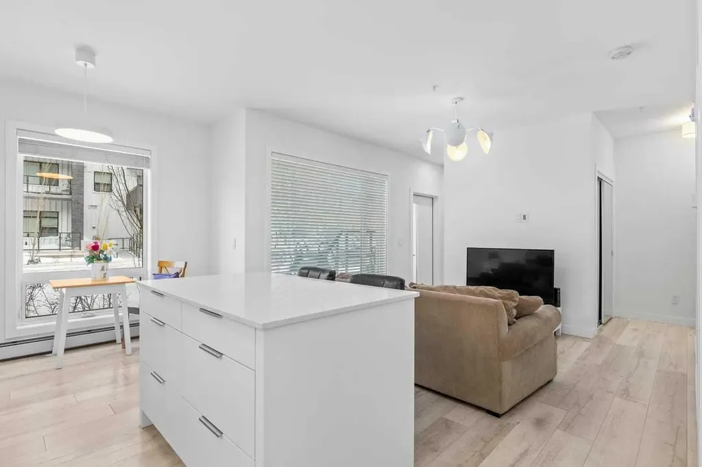 3125 39 Street NW Calgary AB T3B 6H5