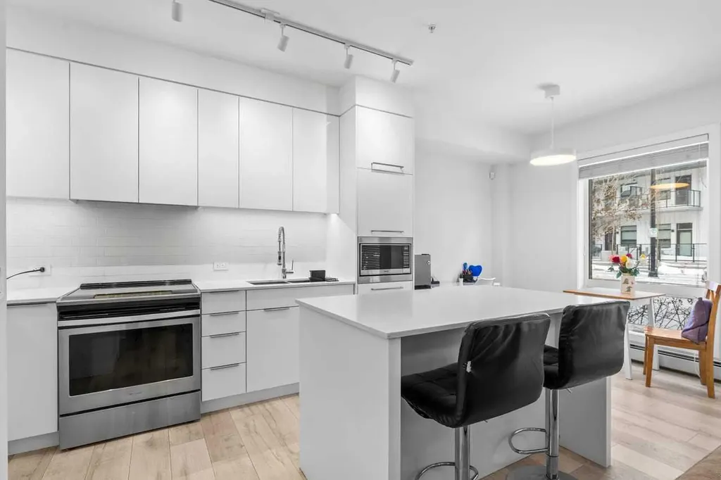 3125 39 Street NW Calgary AB T3B 6H5