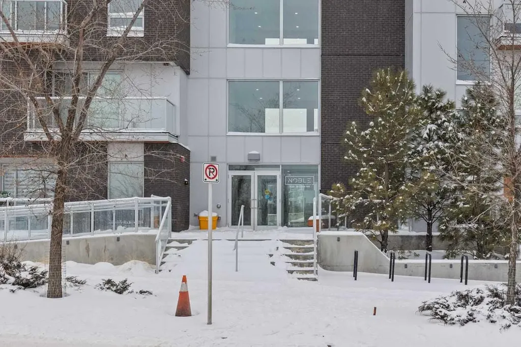 3125 39 Street NW Calgary AB T3B 6H5