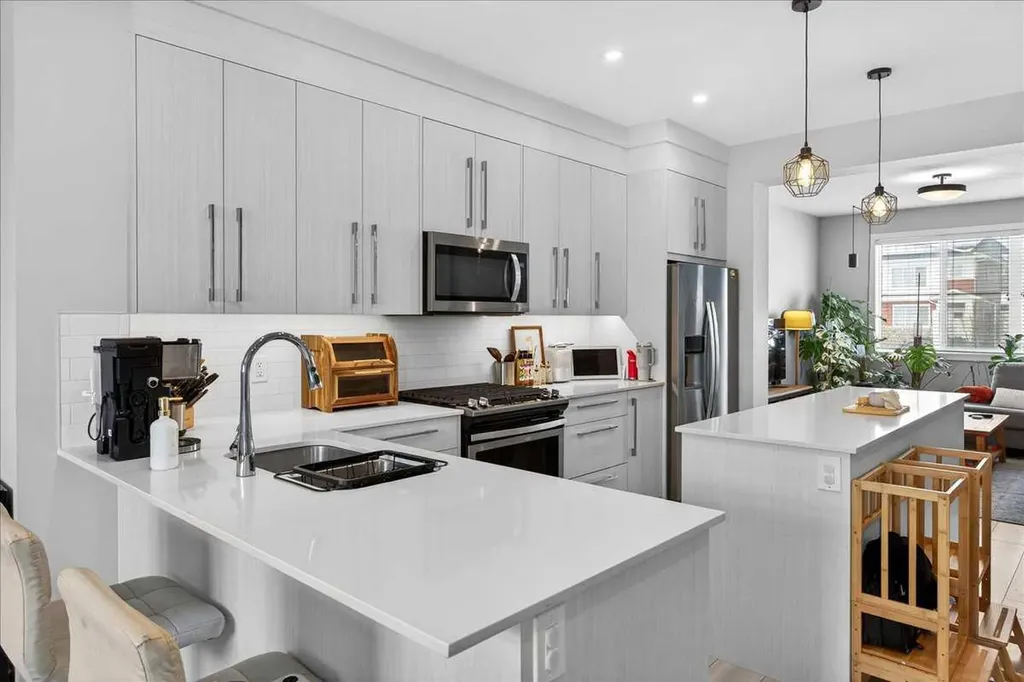 170 Creekside Drive SW Calgary AB T2X 4A8