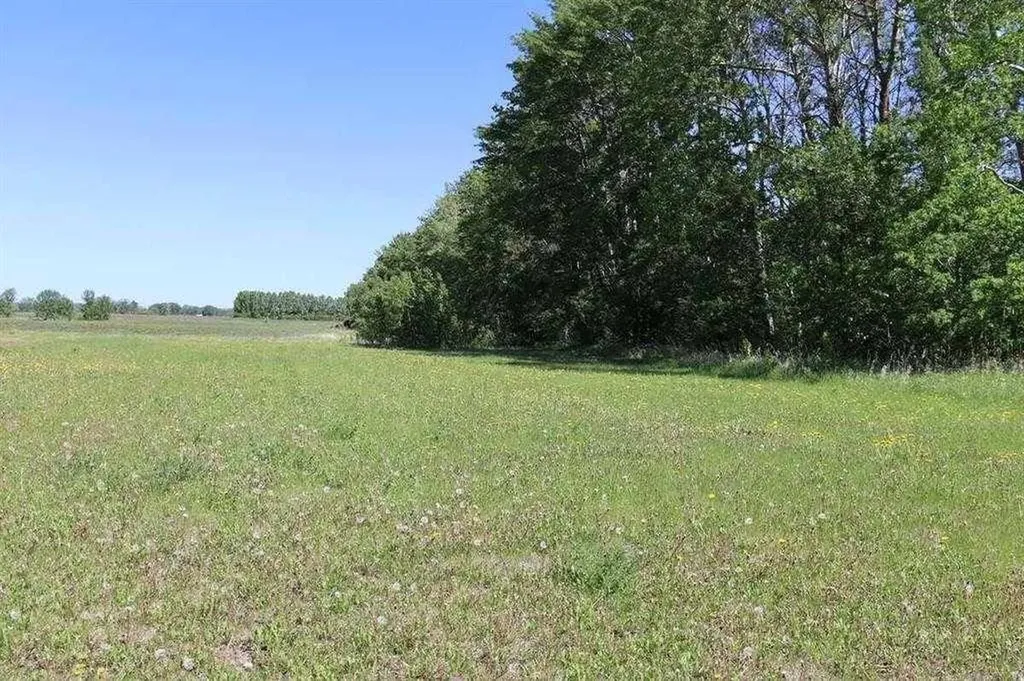 5-28124 Township Road 412 Rural Lacombe County AB T4L0J6