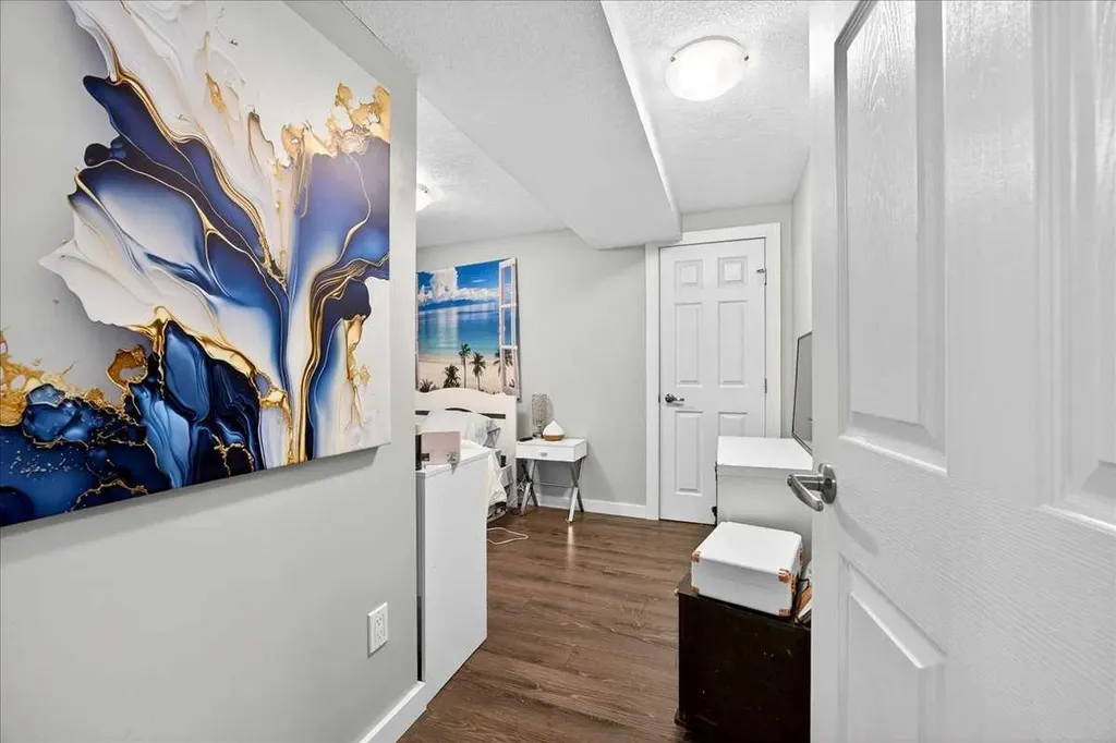 2815 17 Street SW Calgary AB T2T 6T5