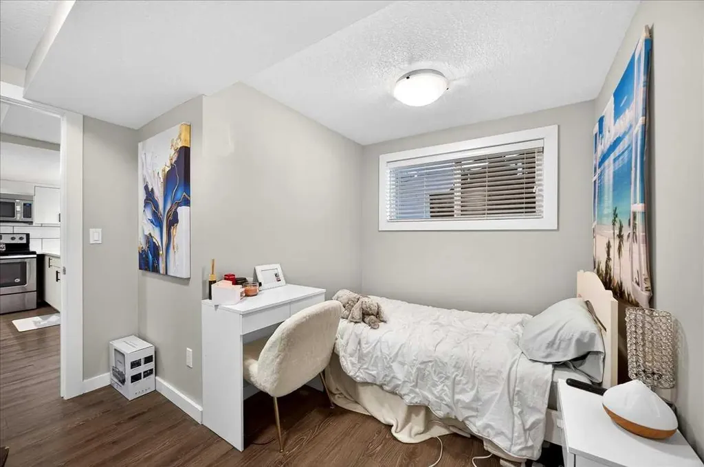 2815 17 Street SW Calgary AB T2T 6T5