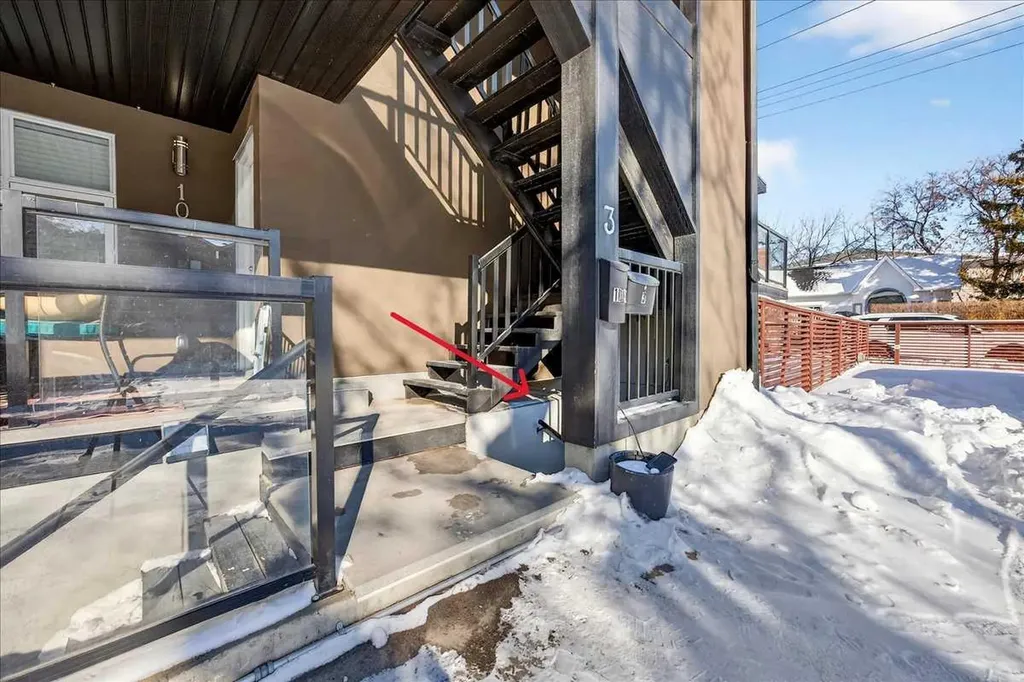 2815 17 Street SW Calgary AB T2T 6T5