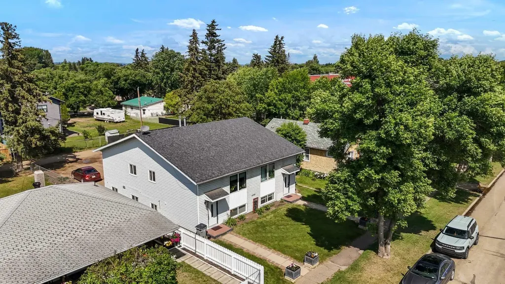 4908 54 Avenue High Prairie AB T0G 1E0