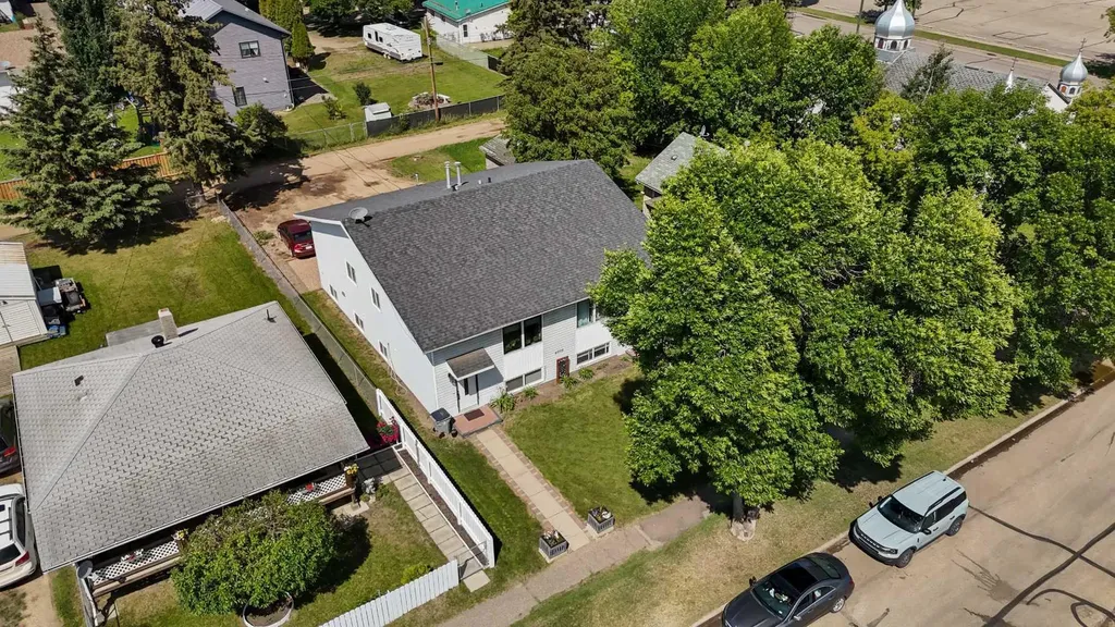 4908 54 Avenue High Prairie AB T0G 1E0