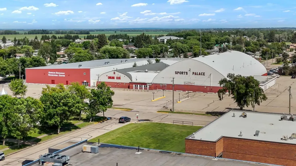 4908 54 Avenue High Prairie AB T0G 1E0