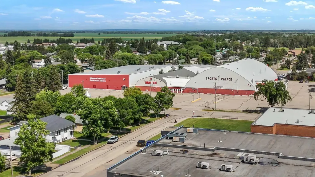 4908 54 Avenue High Prairie AB T0G 1E0