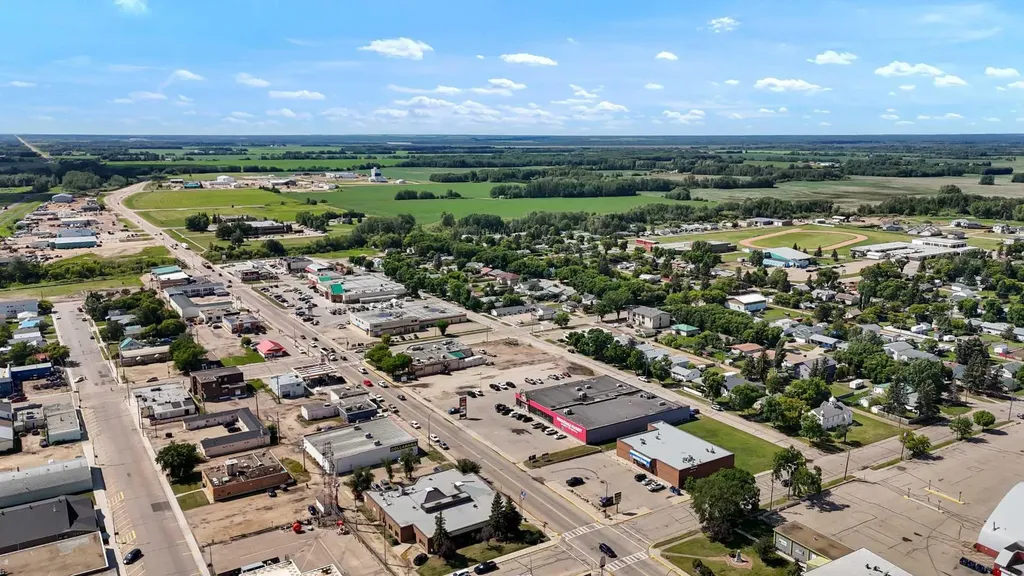 4908 54 Avenue High Prairie AB T0G 1E0