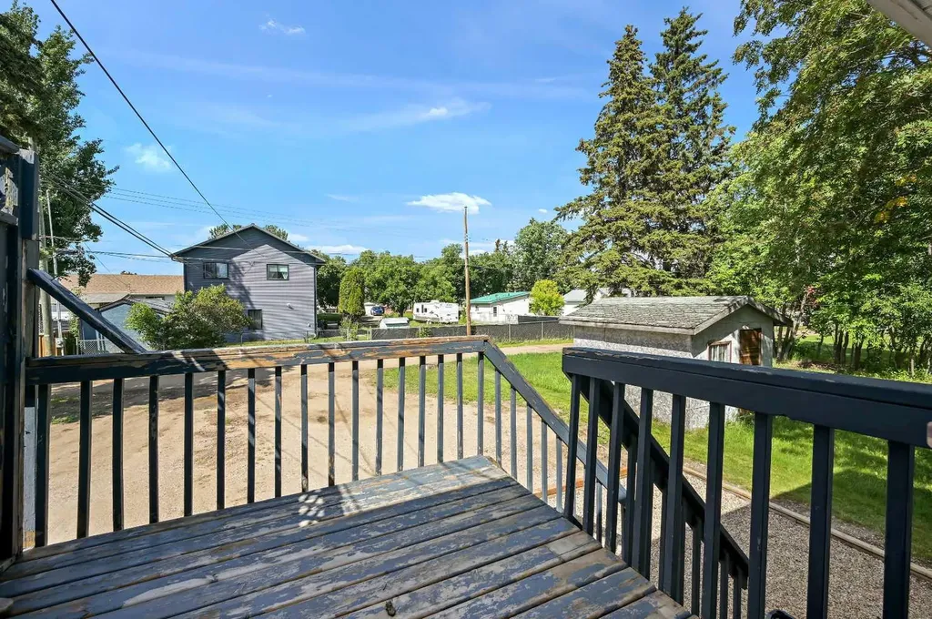 4908 54 Avenue High Prairie AB T0G 1E0