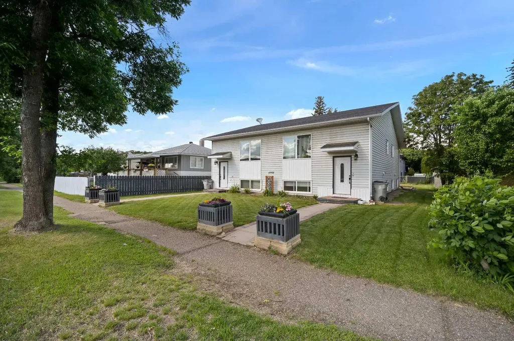 4908 54 Avenue High Prairie AB T0G 1E0