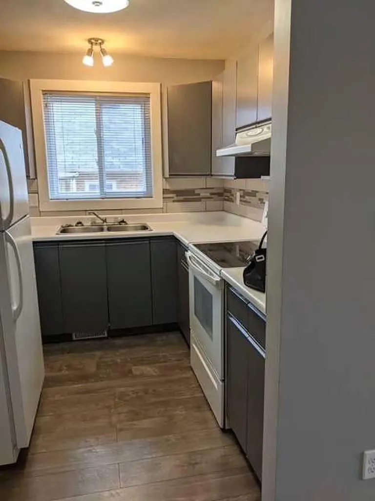 4908 54 Avenue High Prairie AB T0G 1E0