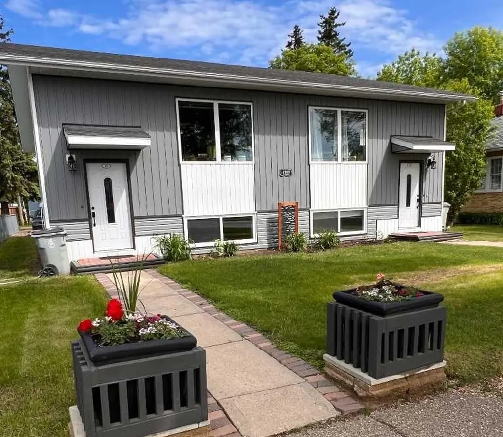 4908 54 Avenue High Prairie AB T0G 1E0