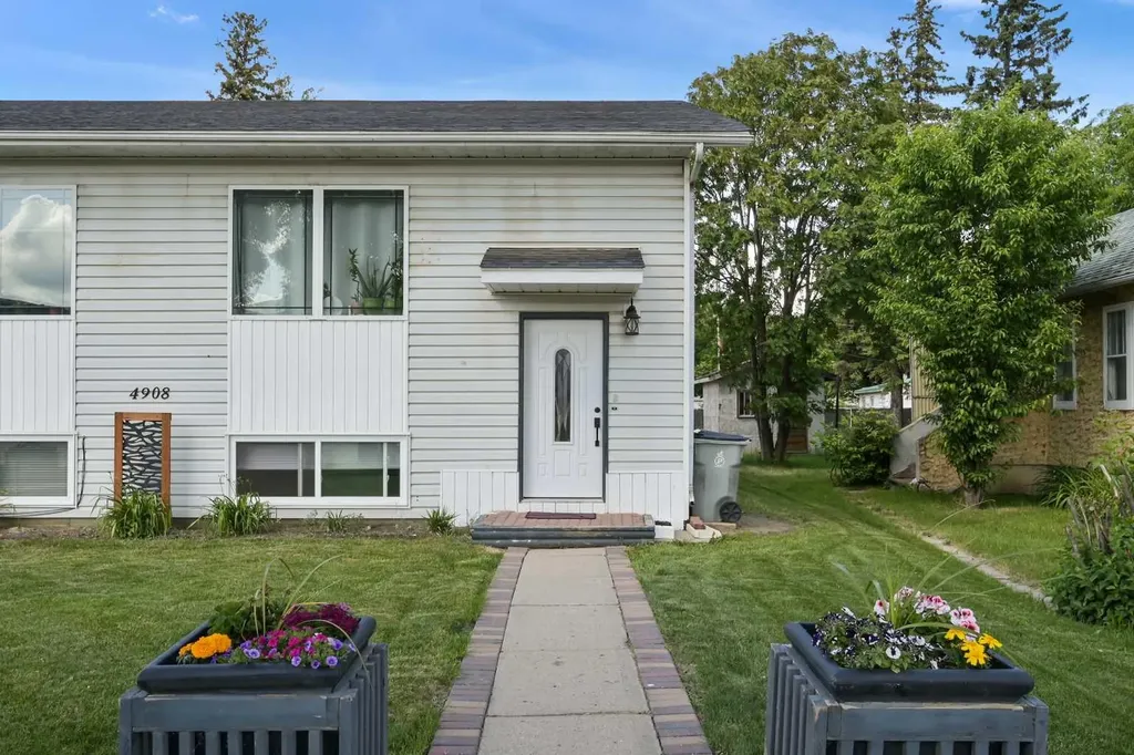 4908 54 Avenue High Prairie AB T0G 1E0