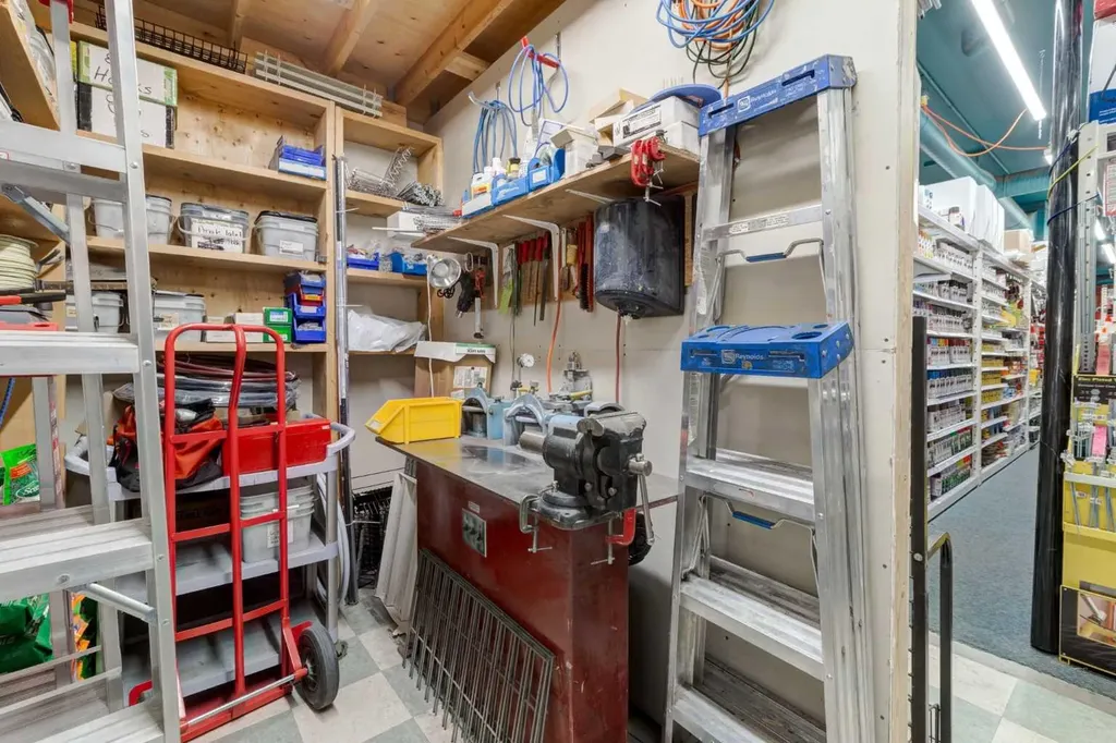 8338 18 Street SE Calgary AB T2C 4E4