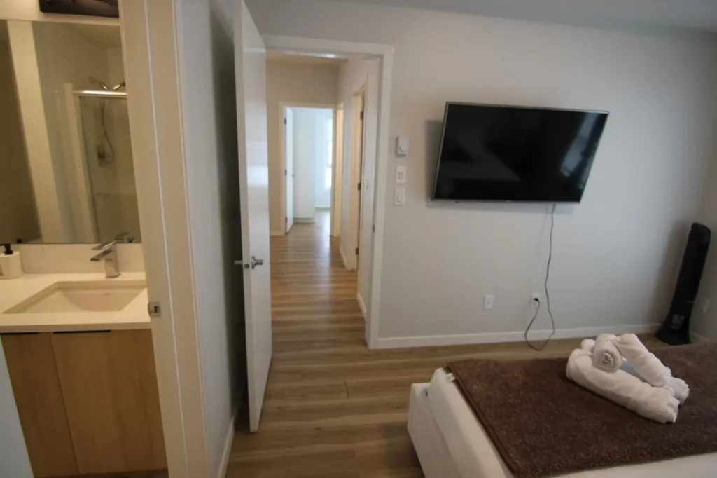 220 Seton Grove SE Calgary AB T3M 3T1