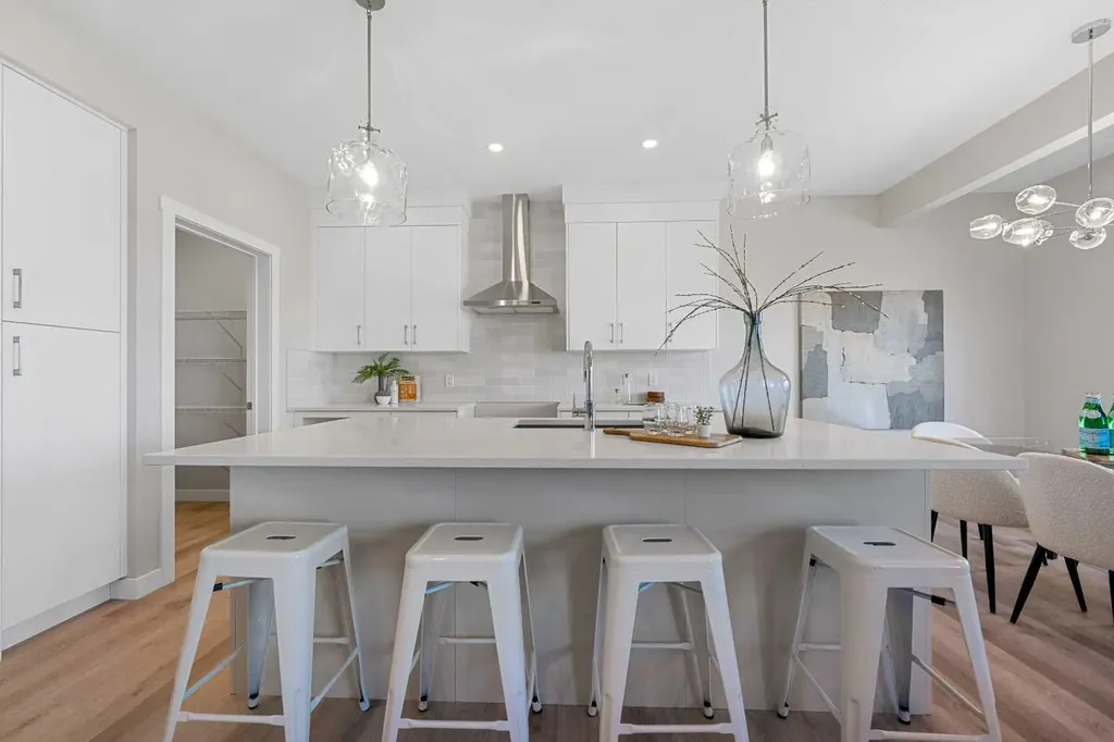 213 Clearview Court Chestermere AB T1X 3A7