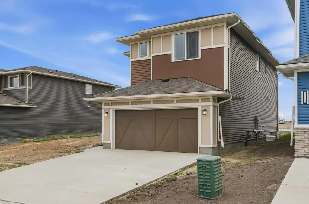 213 Clearview Court Chestermere AB T1X 3A7