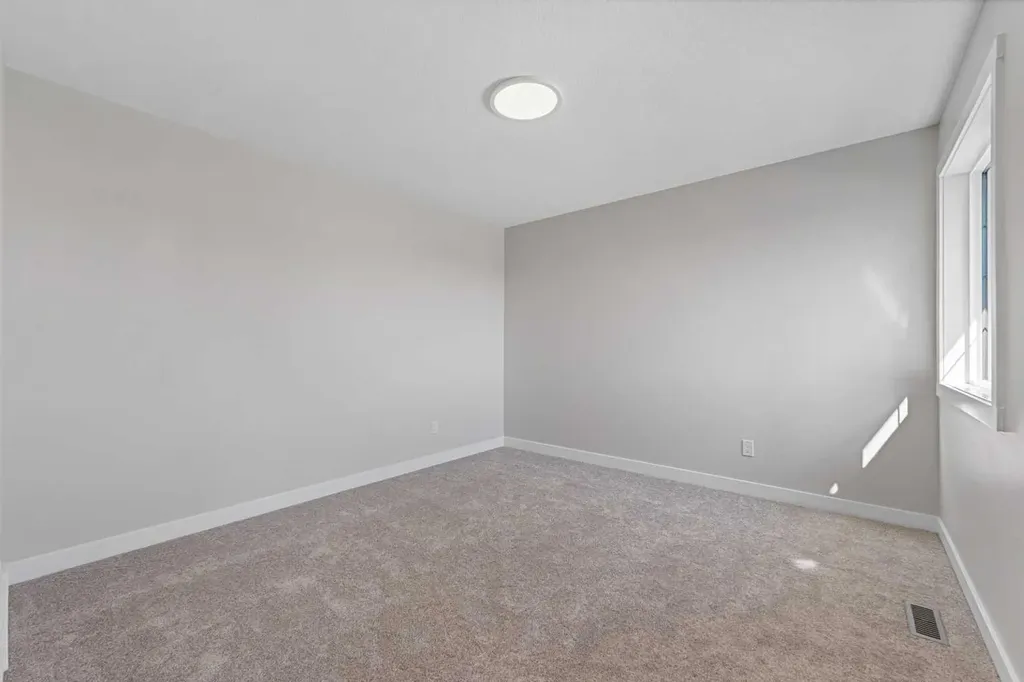 213 Clearview Court Chestermere AB T1X 3A7