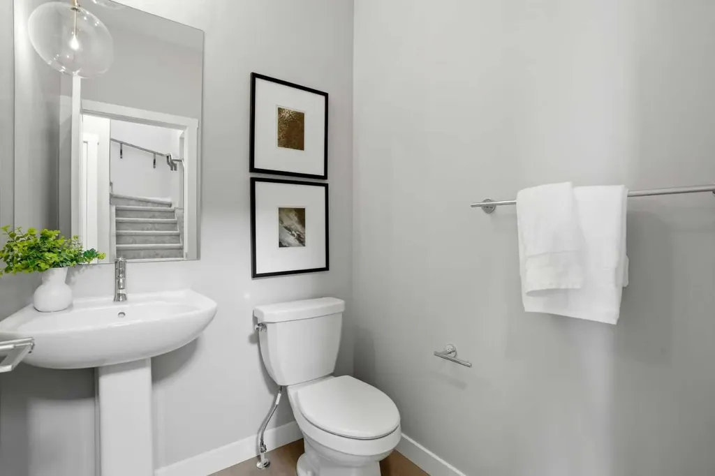 213 Clearview Court Chestermere AB T1X 3A7