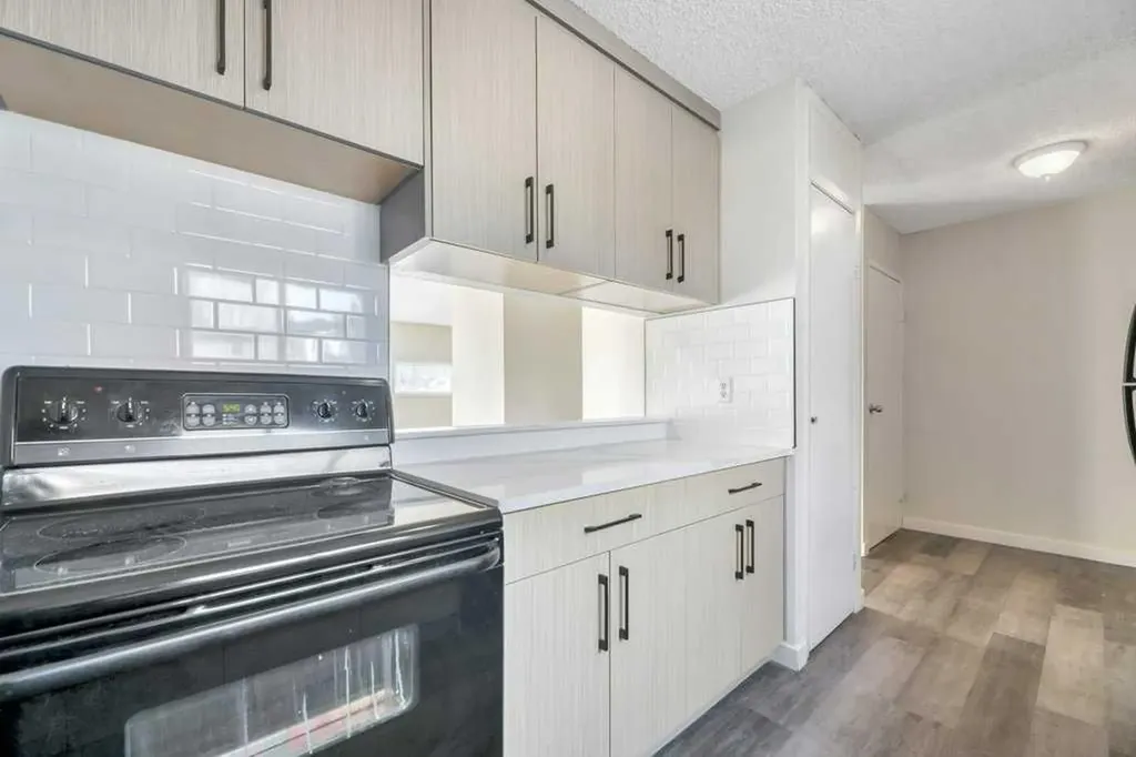 131 Templehill Drive NE Calgary AB T2Y 4T1