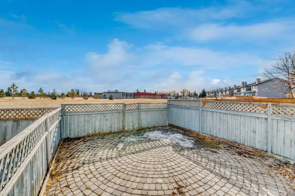 131 Templehill Drive NE Calgary AB T2Y 4T1