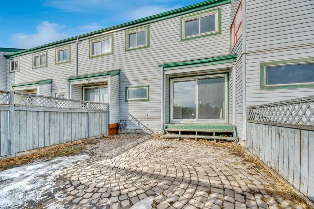 131 Templehill Drive NE Calgary AB T2Y 4T1