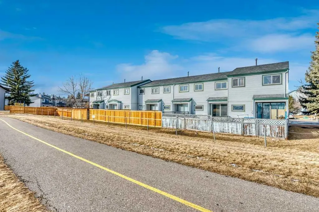 131 Templehill Drive NE Calgary AB T2Y 4T1