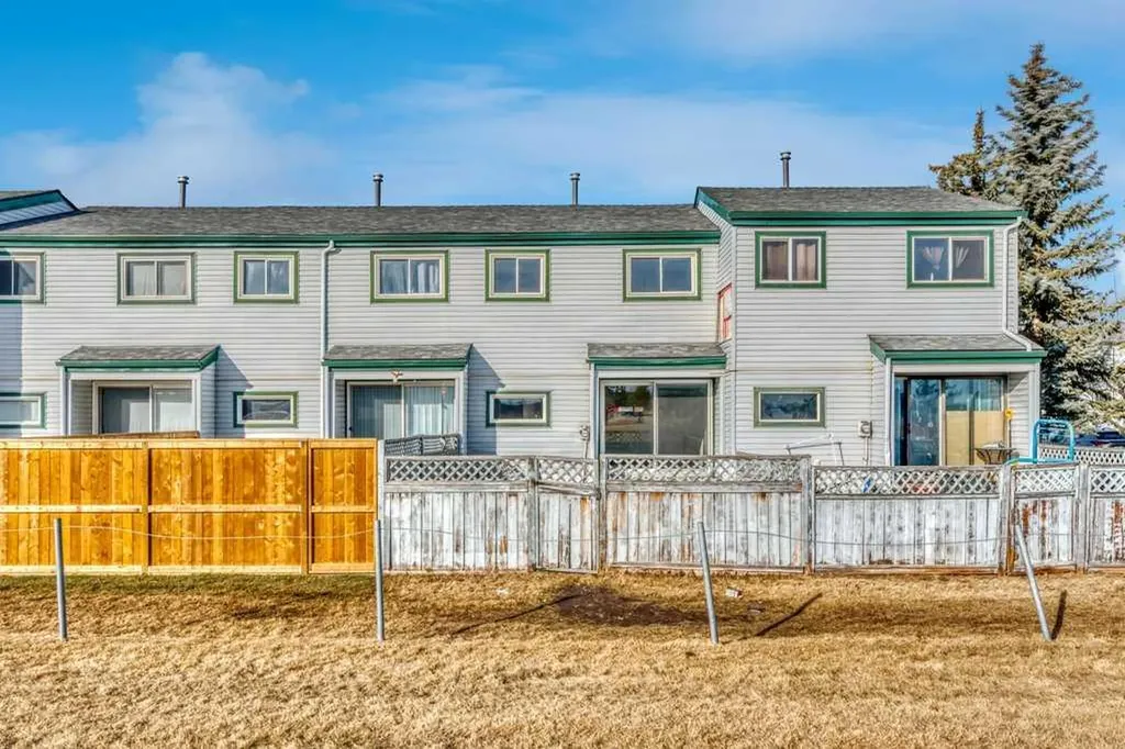 131 Templehill Drive NE Calgary AB T2Y 4T1