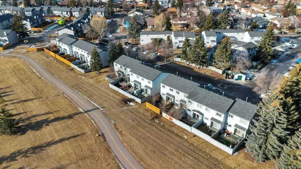 131 Templehill Drive NE Calgary AB T2Y 4T1