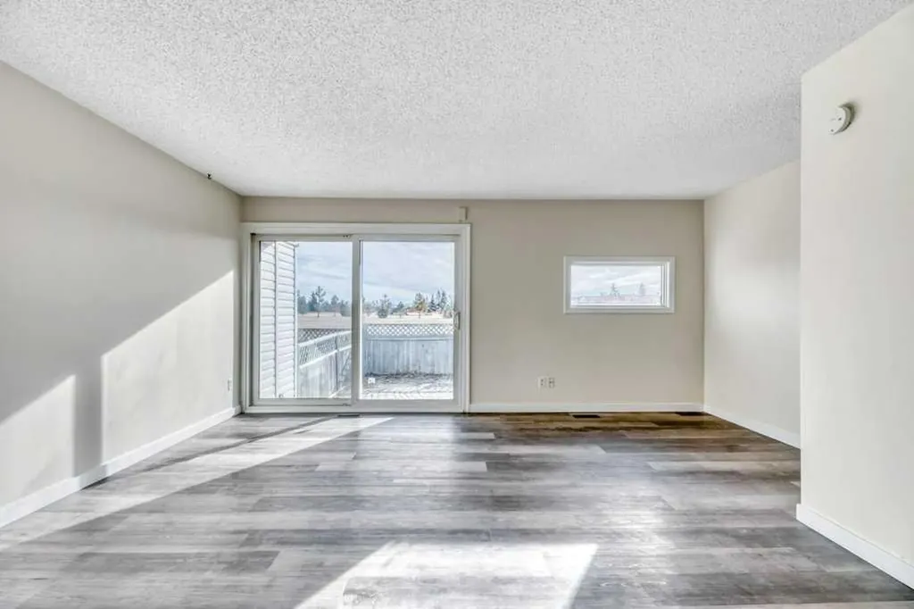 131 Templehill Drive NE Calgary AB T2Y 4T1
