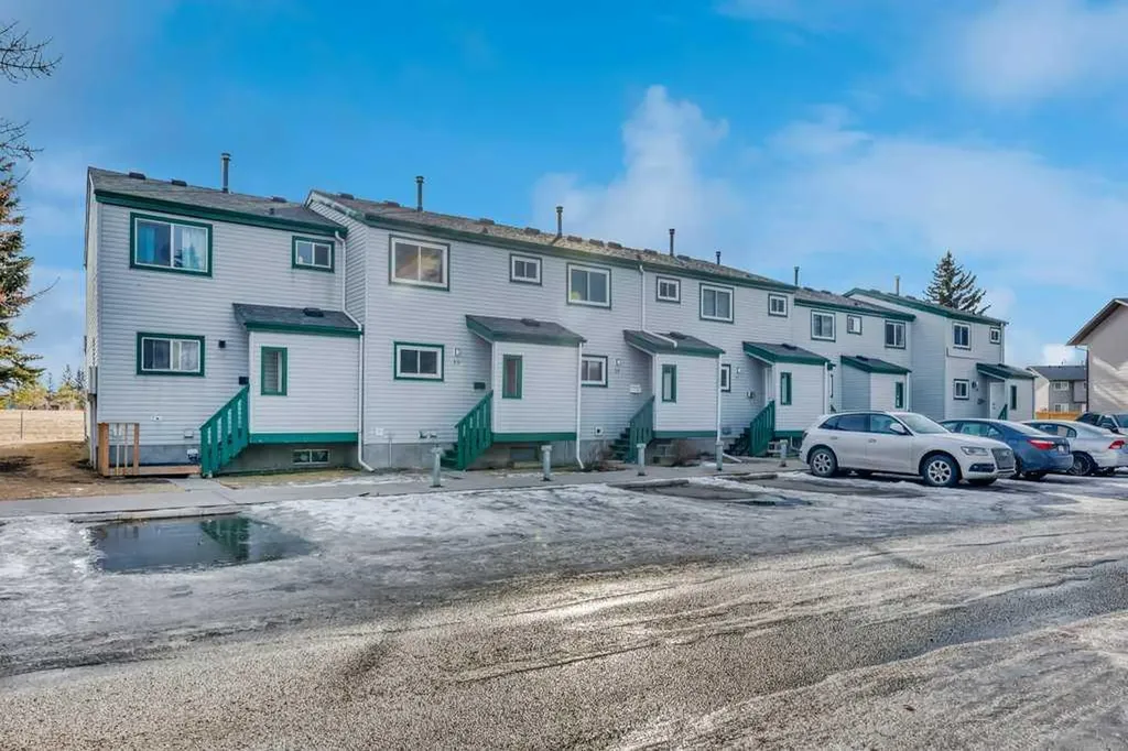 131 Templehill Drive NE Calgary AB T2Y 4T1