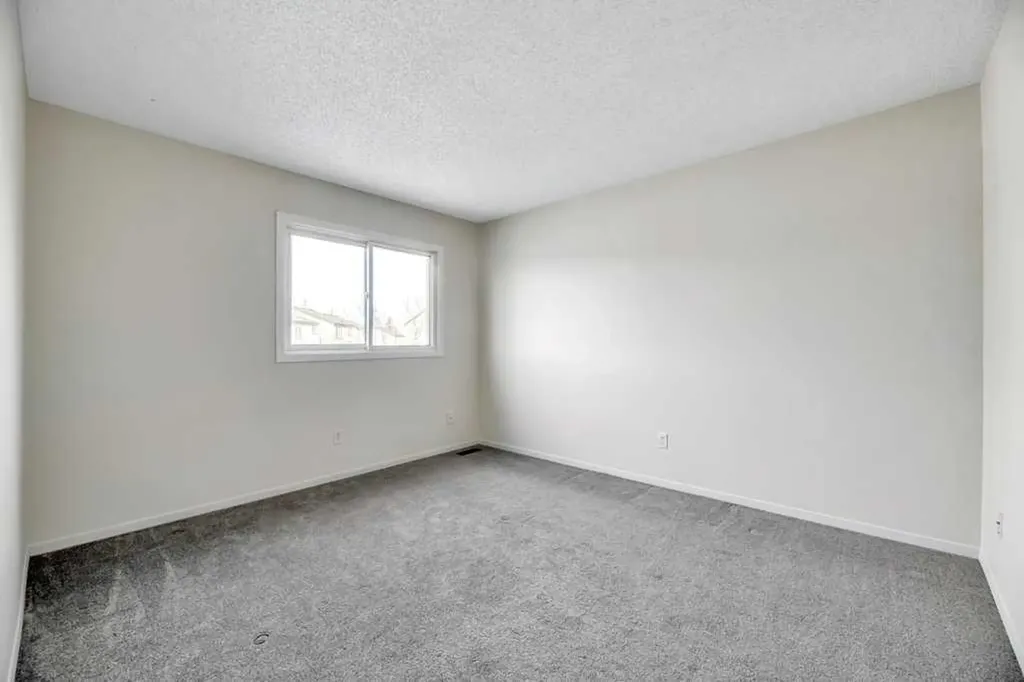 131 Templehill Drive NE Calgary AB T2Y 4T1