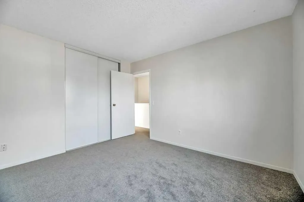 131 Templehill Drive NE Calgary AB T2Y 4T1