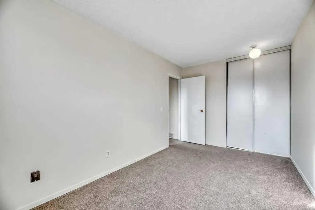 131 Templehill Drive NE Calgary AB T2Y 4T1