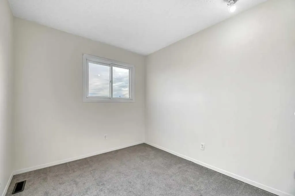 131 Templehill Drive NE Calgary AB T2Y 4T1