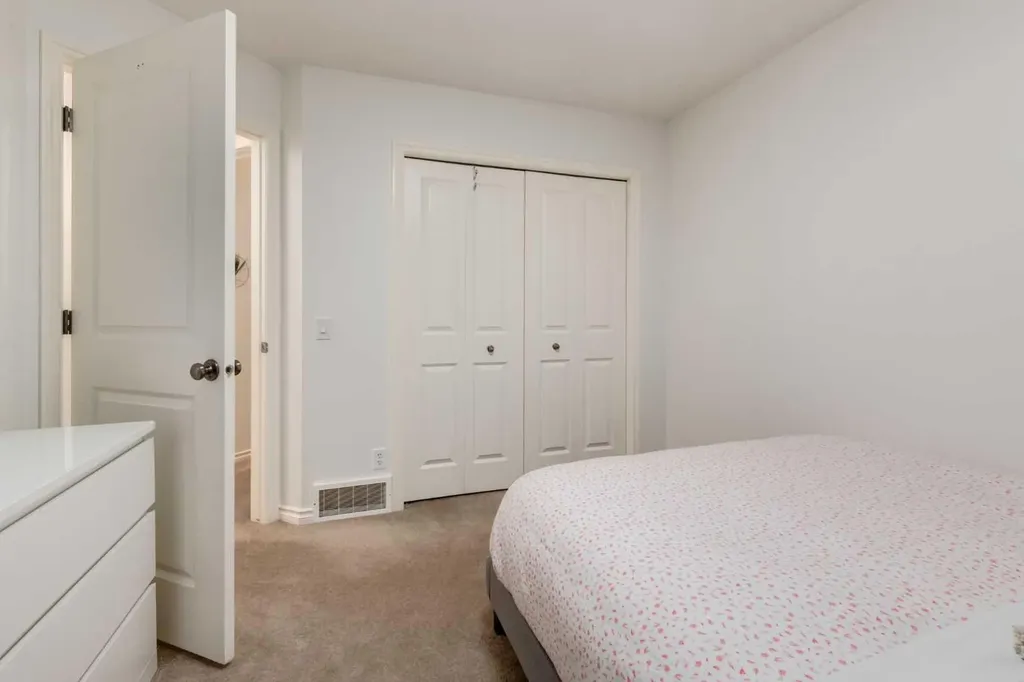 29 Cranleigh Park SE Calgary AB T3M1H3
